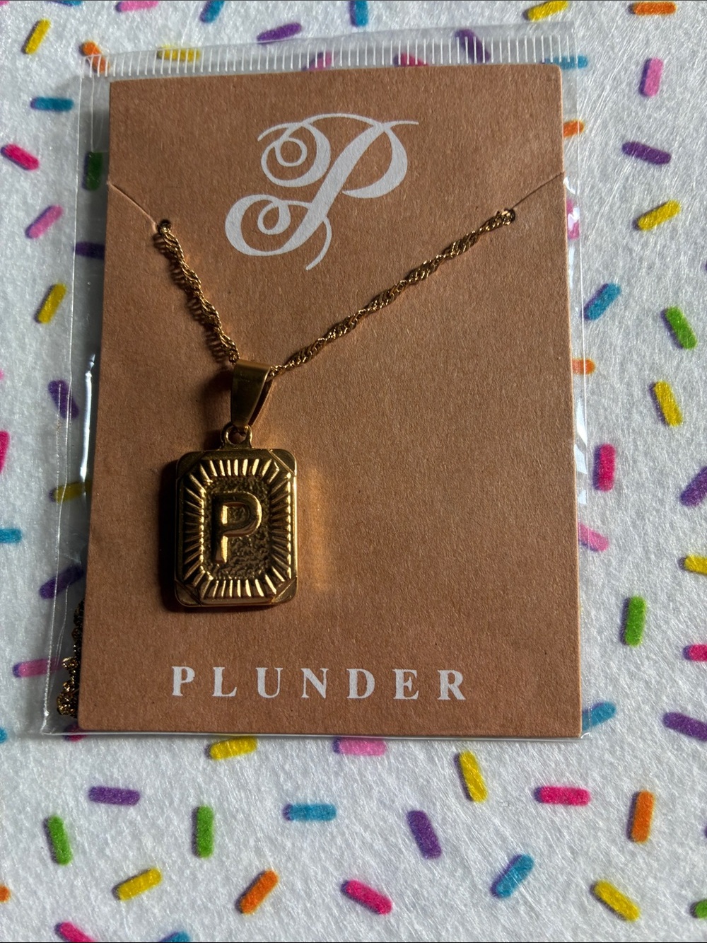 Plunder Gold 'P' Initial Pendant Necklace - Gold